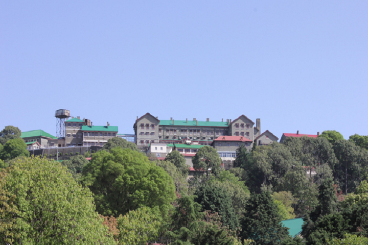 https://cache.careers360.mobi/media/colleges/social-media/media-gallery/28815/2020/3/17/Campus-View of Central Research Institute Kasauli_Campus-View.png